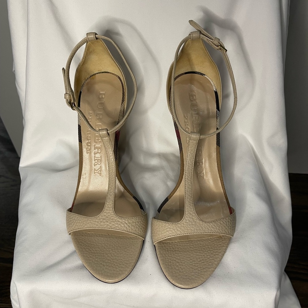 Authentic Burberry Beige Floral Design Sandals